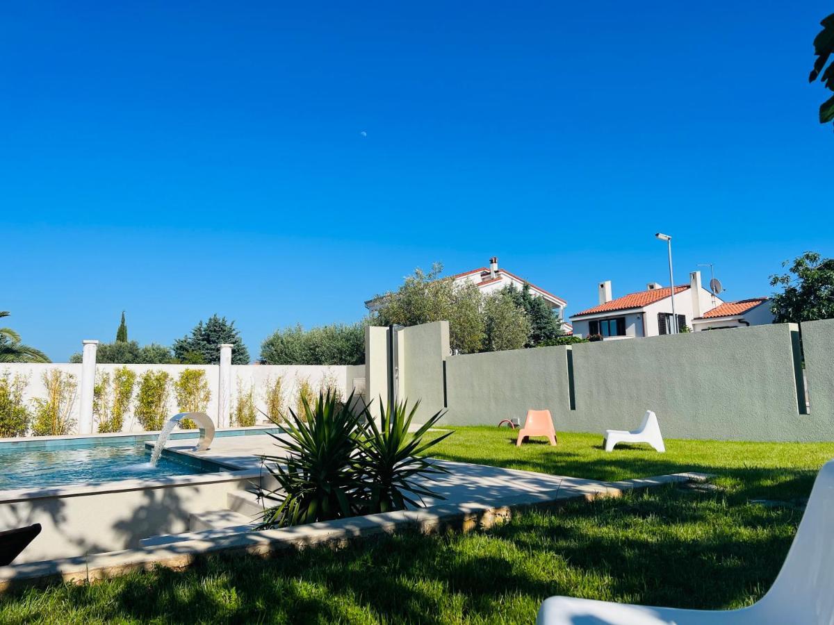 Linc Rooms & Apartments Banjole Bagian luar foto