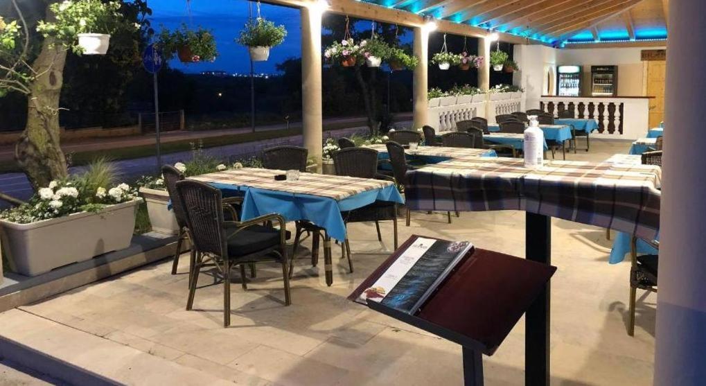 Linc Rooms & Apartments Banjole Bagian luar foto