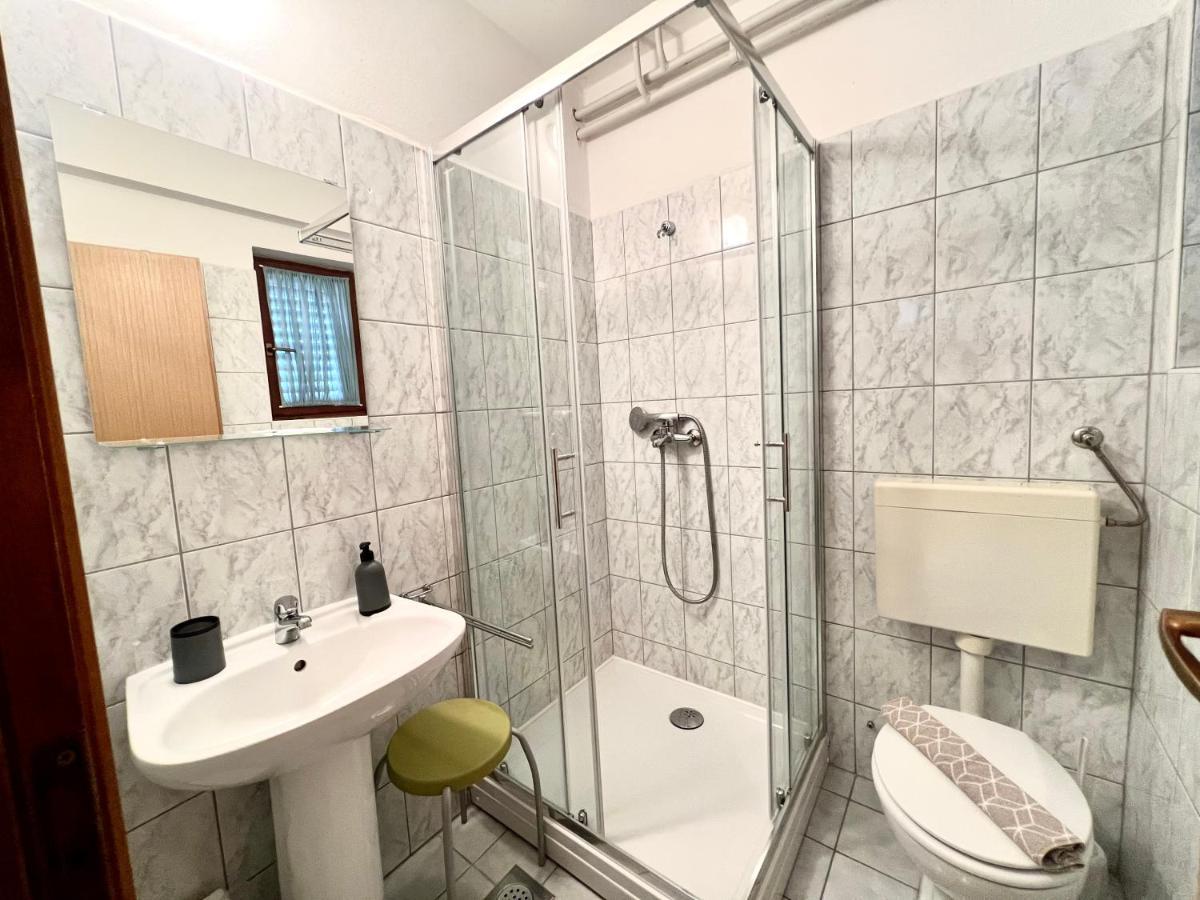 Linc Rooms & Apartments Banjole Bagian luar foto