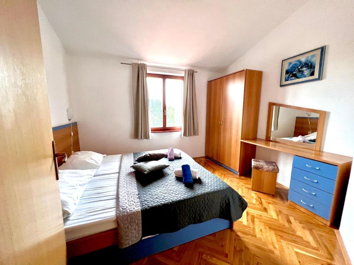 Linc Rooms & Apartments Banjole Bagian luar foto