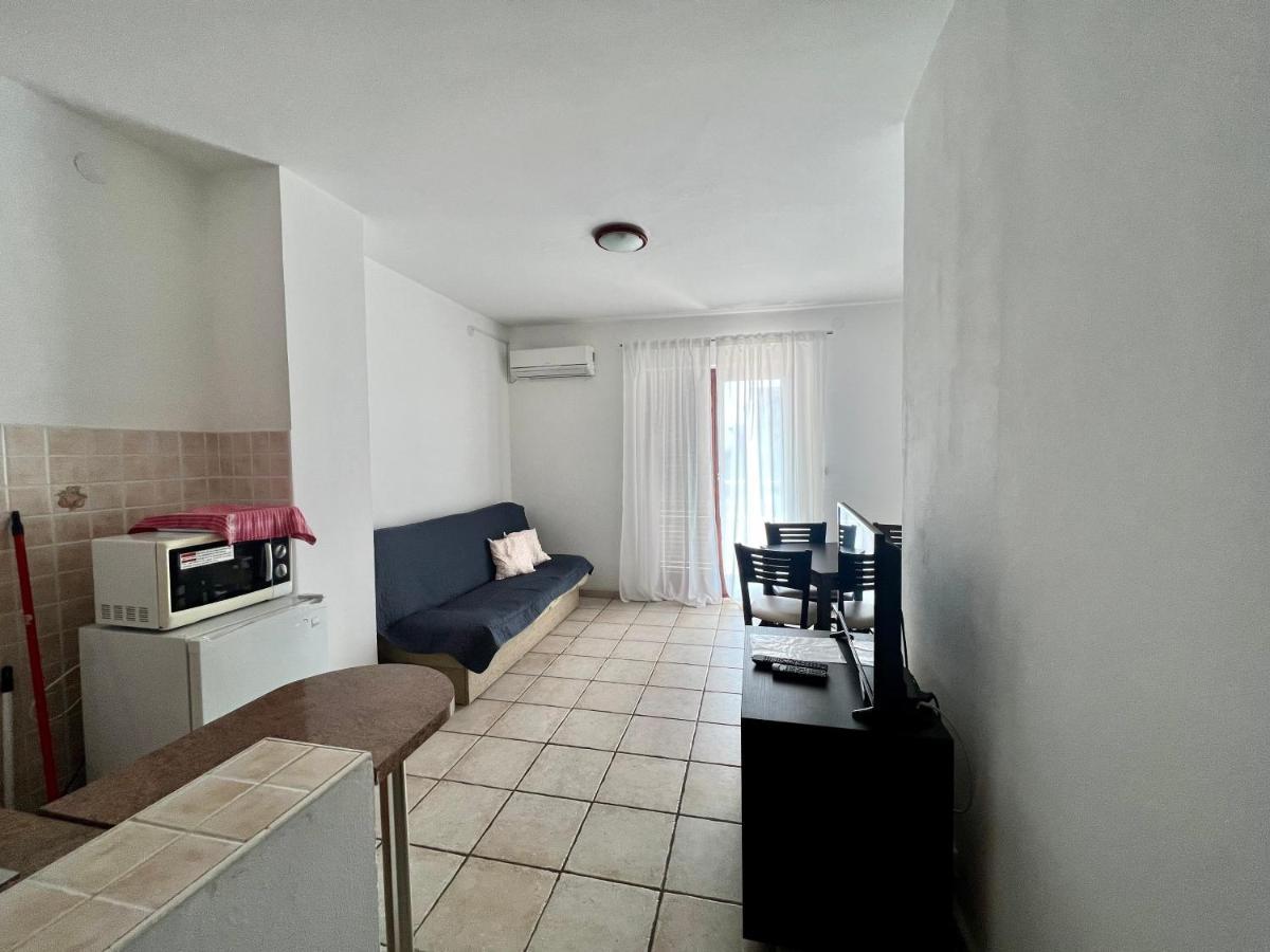 Linc Rooms & Apartments Banjole Bagian luar foto