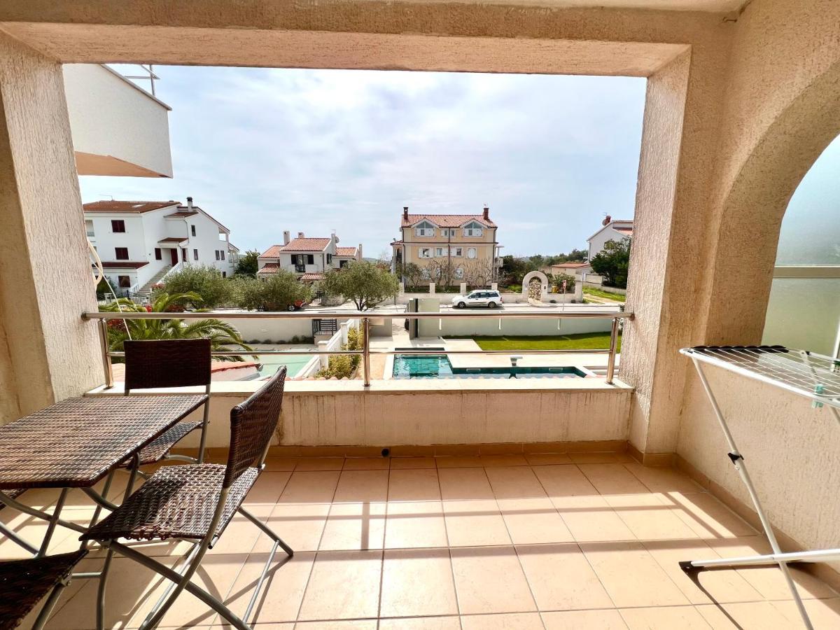 Linc Rooms & Apartments Banjole Bagian luar foto