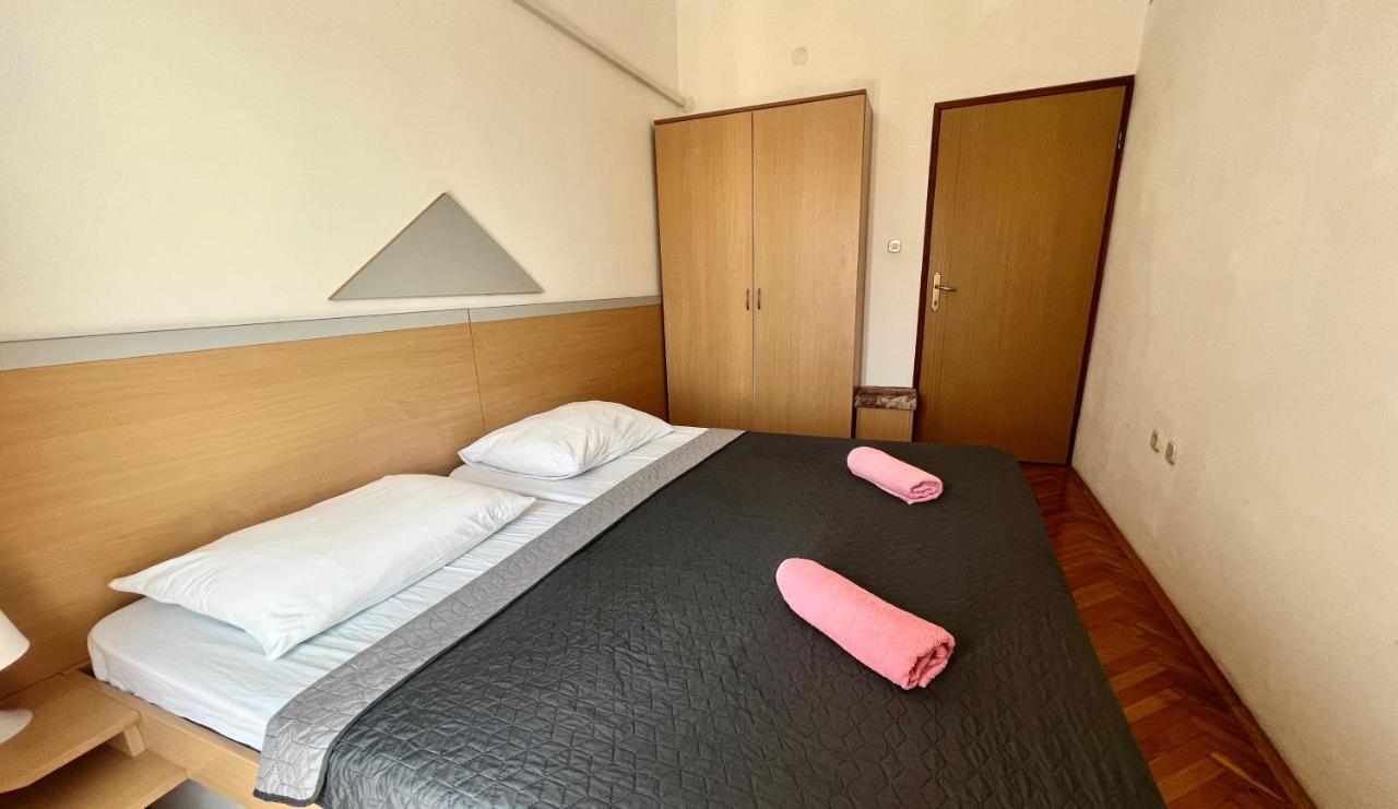 Linc Rooms & Apartments Banjole Bagian luar foto