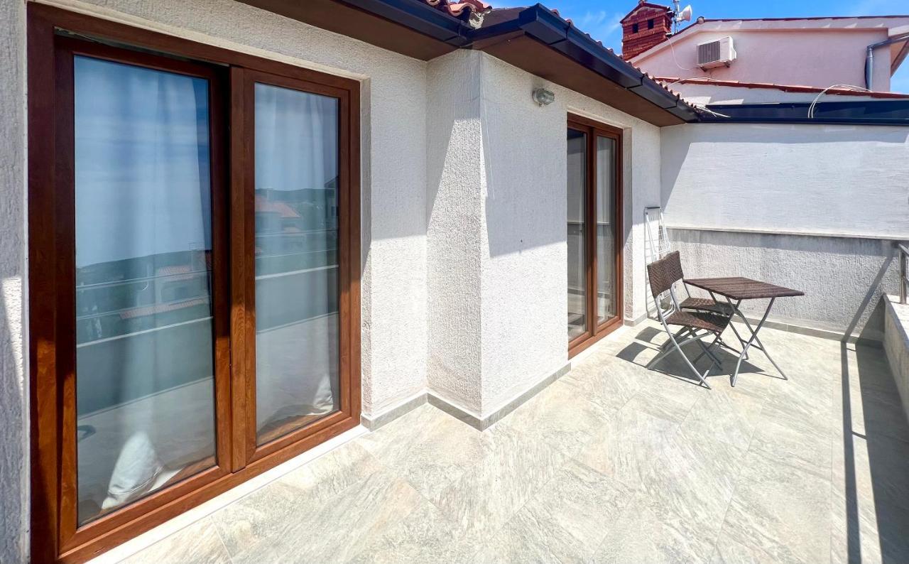 Linc Rooms & Apartments Banjole Bagian luar foto