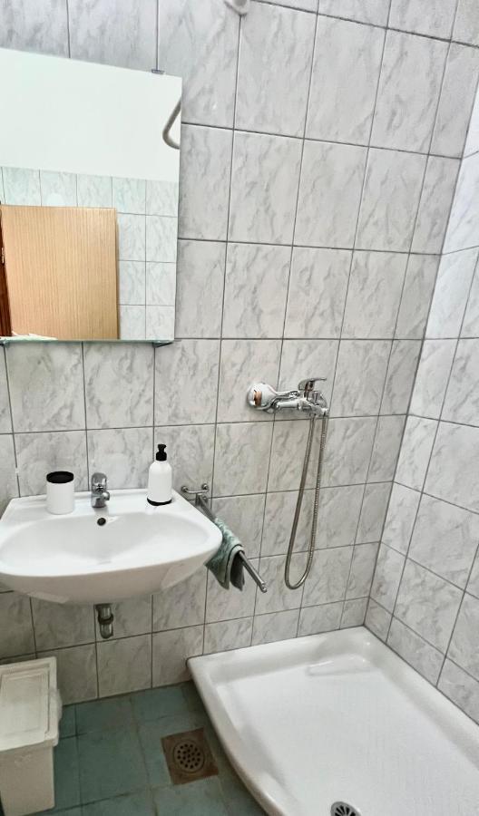 Linc Rooms & Apartments Banjole Bagian luar foto